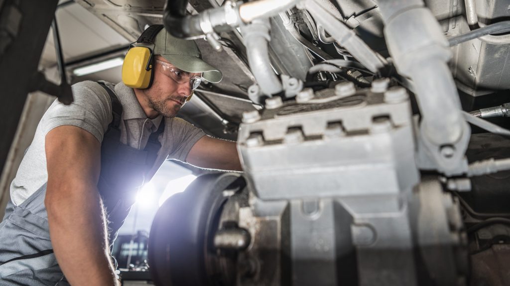 Edmonton diesel mechanic performing pusher diesel maintenance